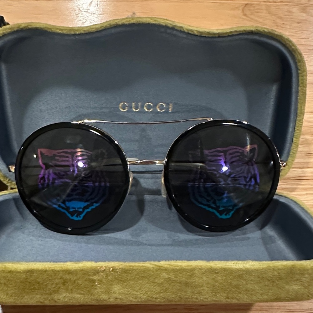 Gucci Black Sunglasses with Multicolor Tiger